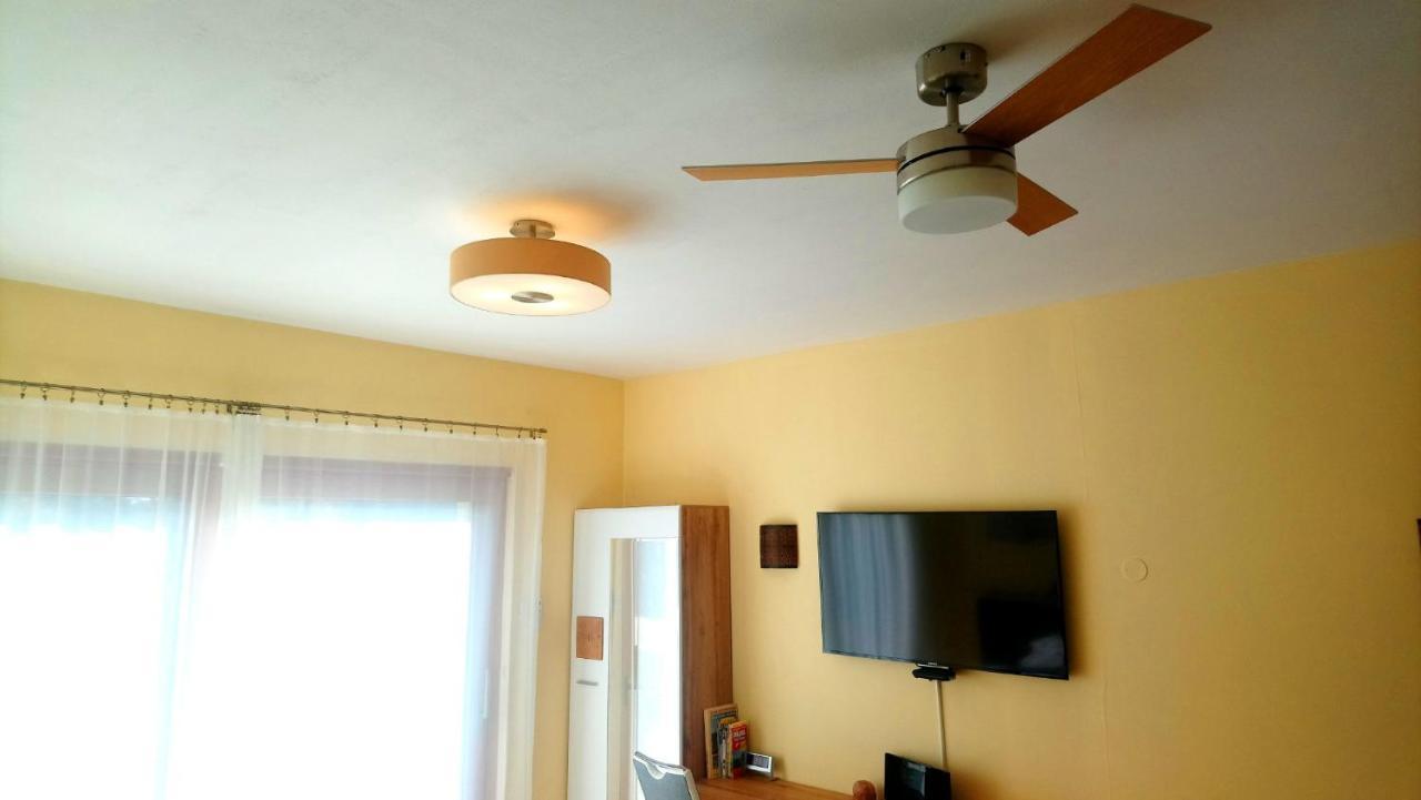 Lovely Apartment, Garden, Parking, Wifi, Netflix Lejlighed Prag