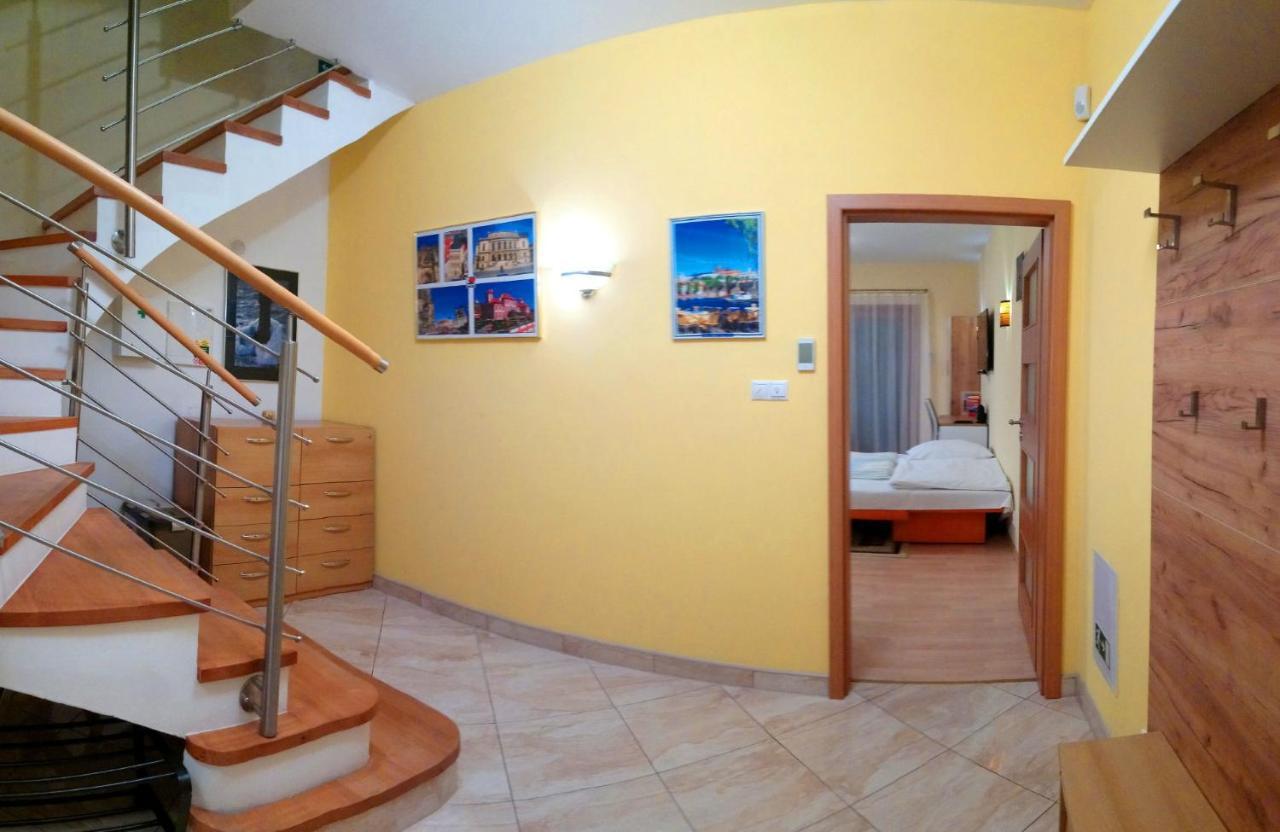 Lovely Apartment, Garden, Parking, Wifi, Netflix Lejlighed *